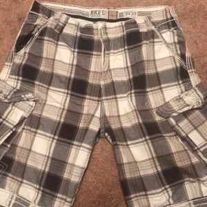 Men’s BKE plaid shorts (white/browns